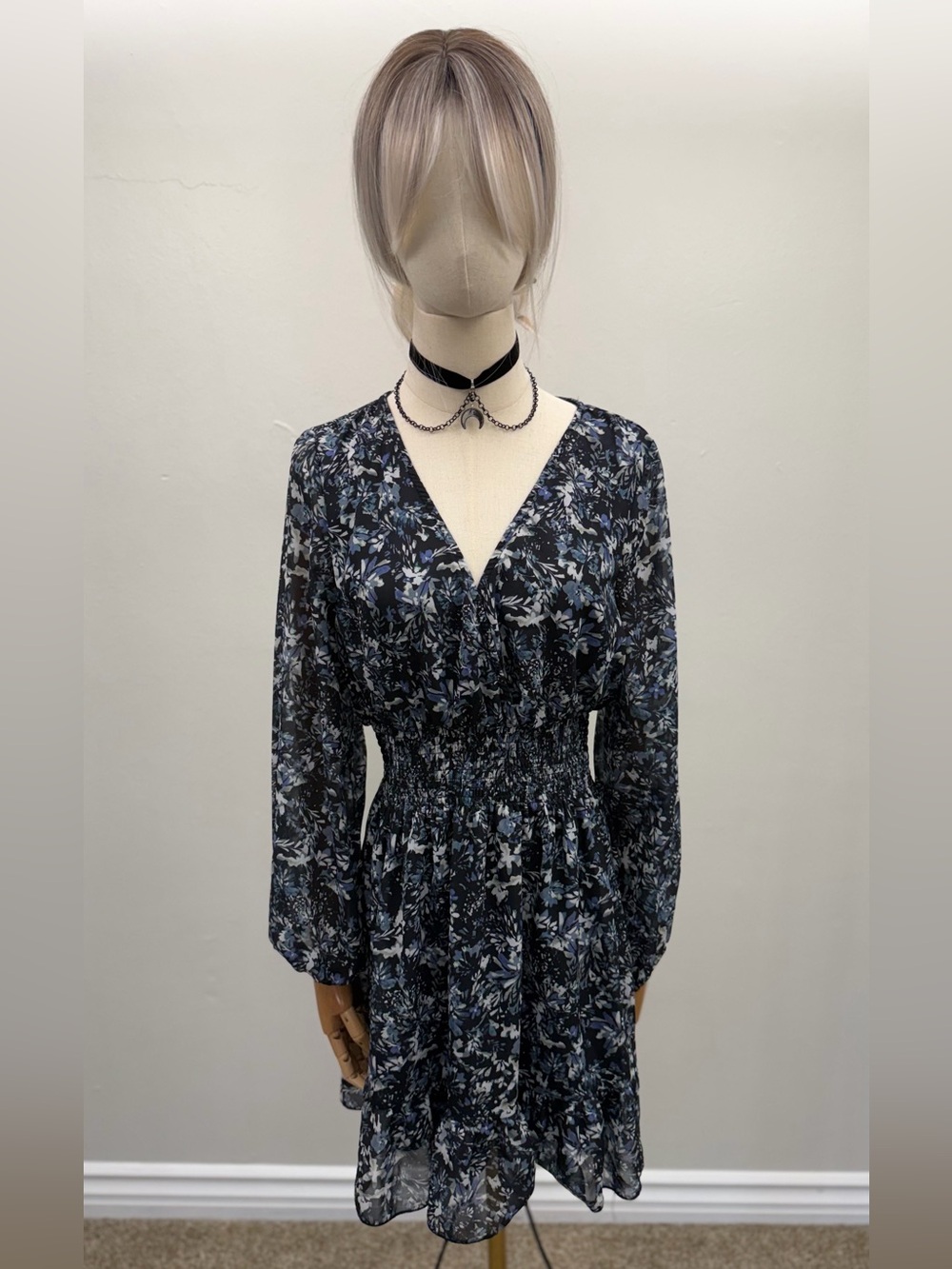 Women’s Black Blue Floral Smocked Waist Long Sleeve Chiffon Mini Dress